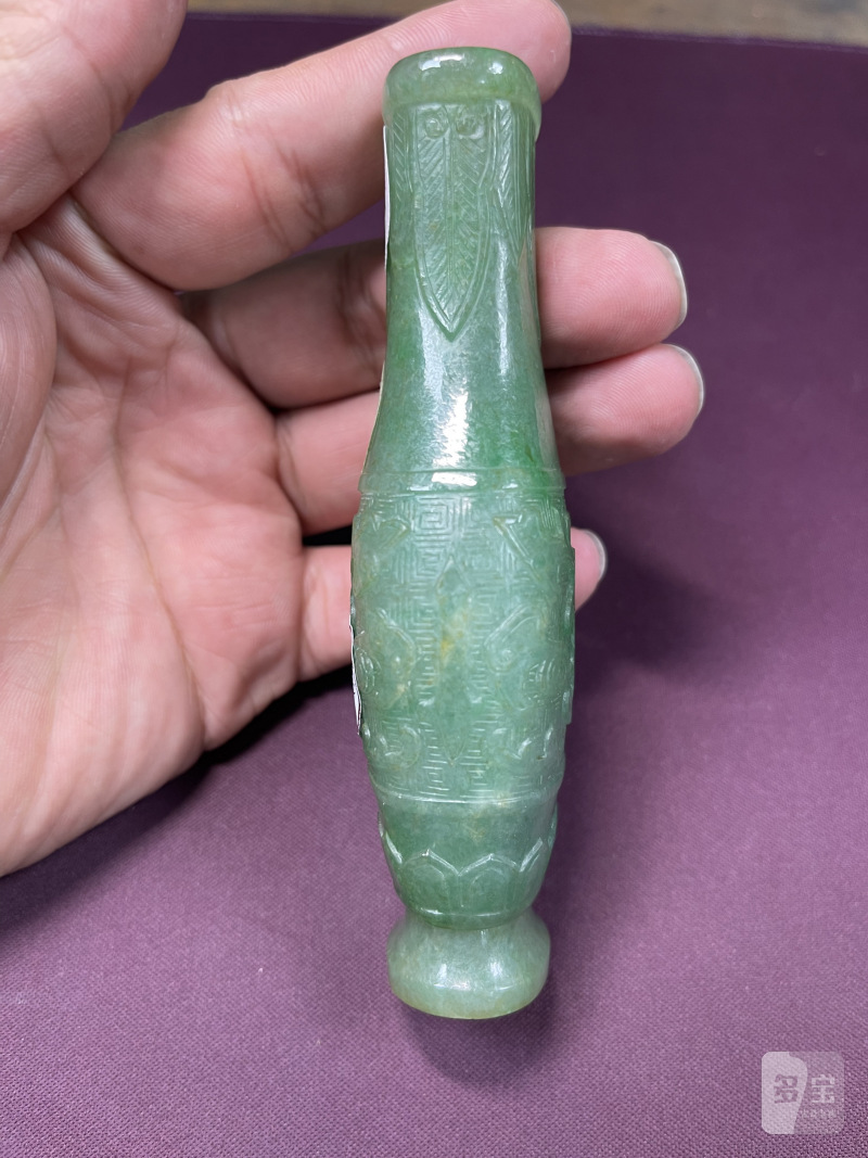 清乾隆 翡翠雕兽面纹香瓶 - 图6